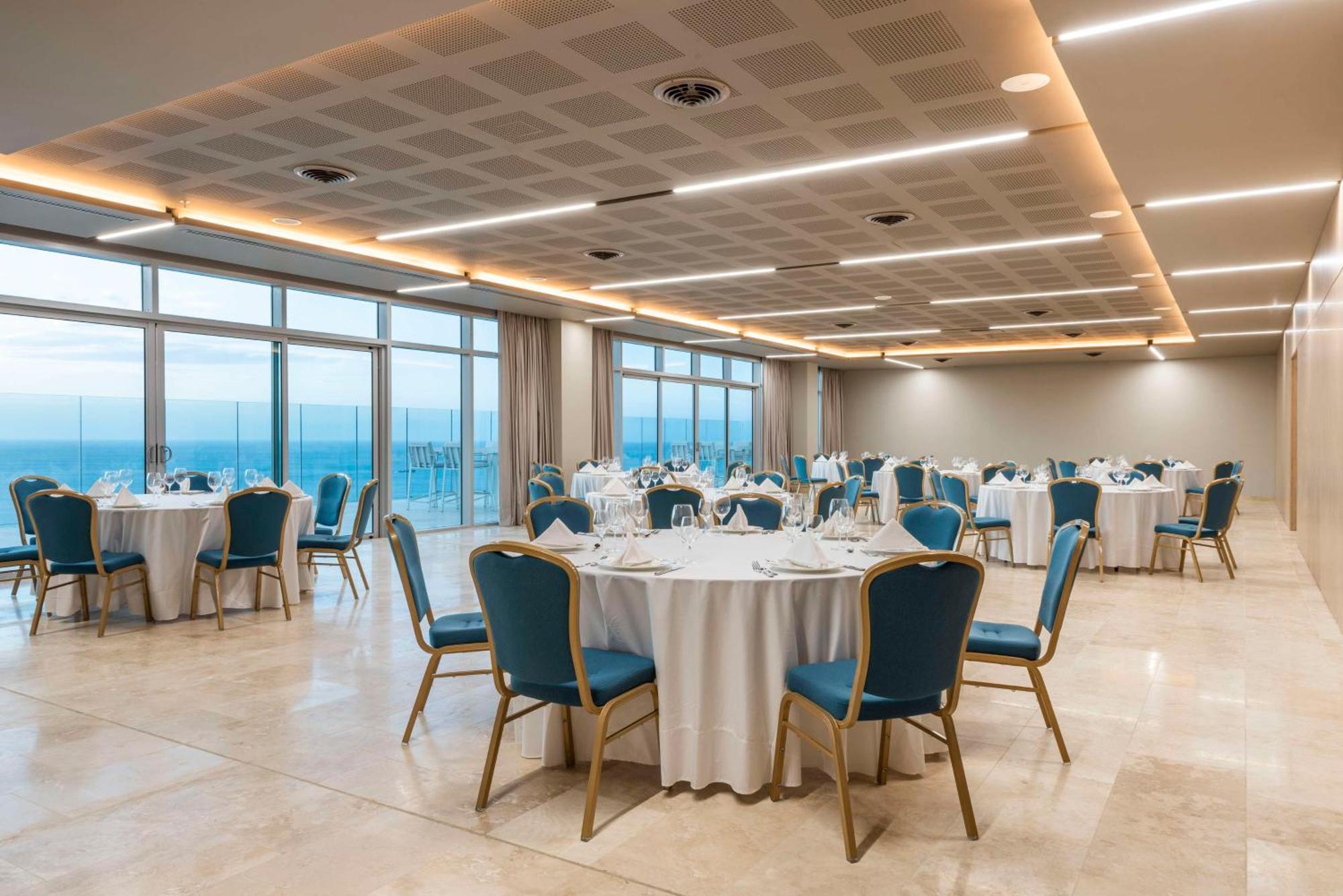 Hilton Santa Marta Hotel Exterior photo
